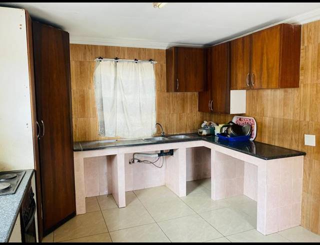 8 BEDROOM HOUSE FOR SALE IN ROSETTENVILLE